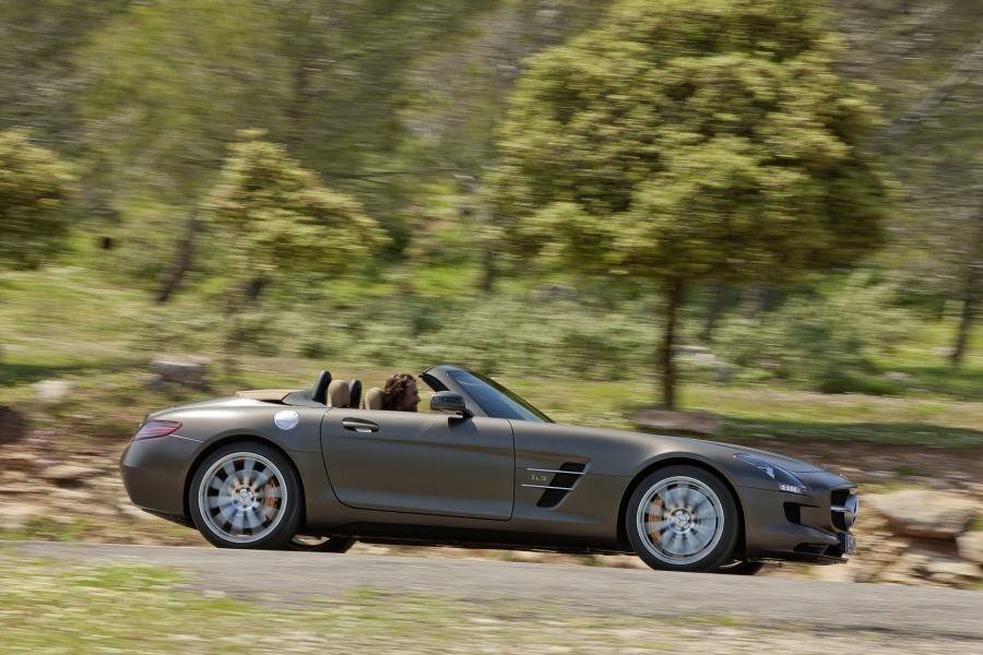  Mercedes-Benz SLS AMG Roadster 2011 года  (фото 86 из 183)